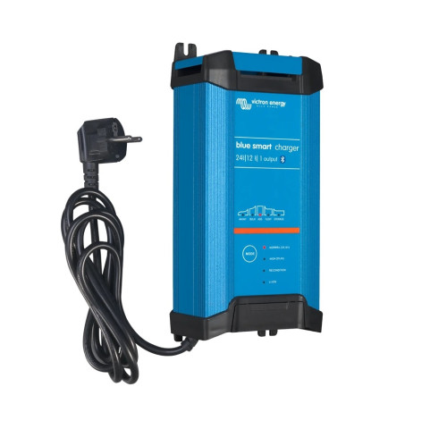 Victron Energy Chytrá nabíječka baterií BlueSmart 24V/12A (1) IP22