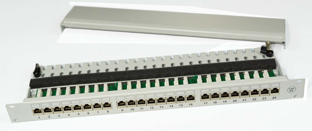 Patch panel osazený 19" 1U  24 FTP Cat 6A  šedý