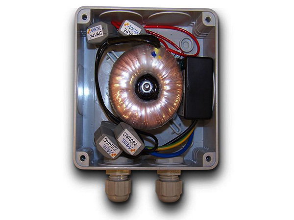 TRF-2420T-IP55-H 100-222 -Toroidní trafo 230V/24V-20VA v krytu IP55, zalitý střed, venkovní…
